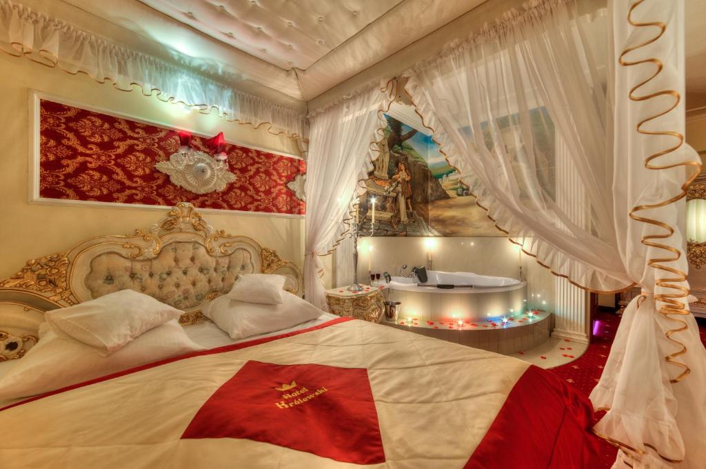 Hotel Krolewski Janów Lubelski Oda fotoğraf