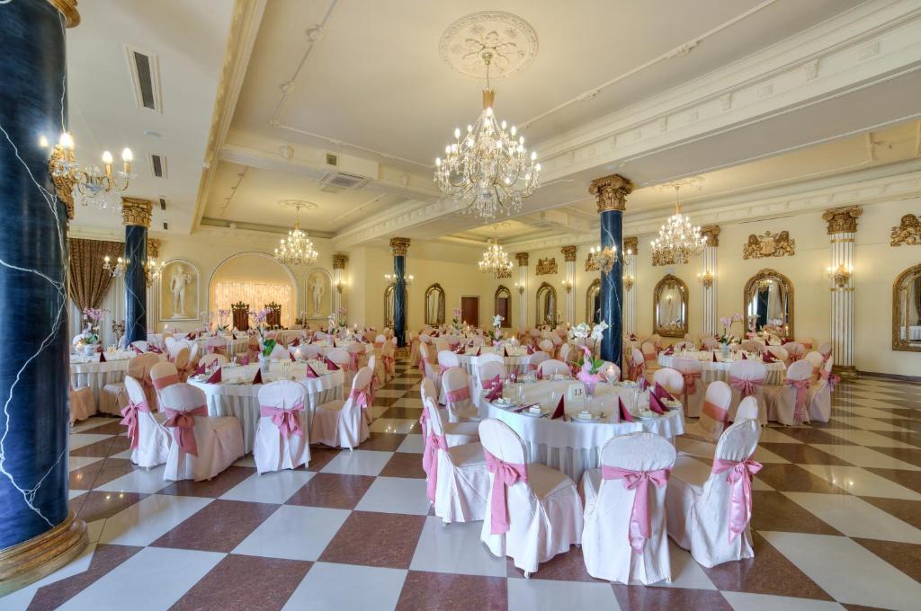 Hotel Krolewski Janów Lubelski Dış mekan fotoğraf