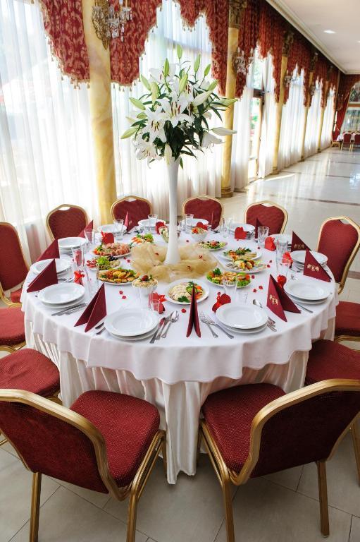 Hotel Krolewski Janów Lubelski Dış mekan fotoğraf